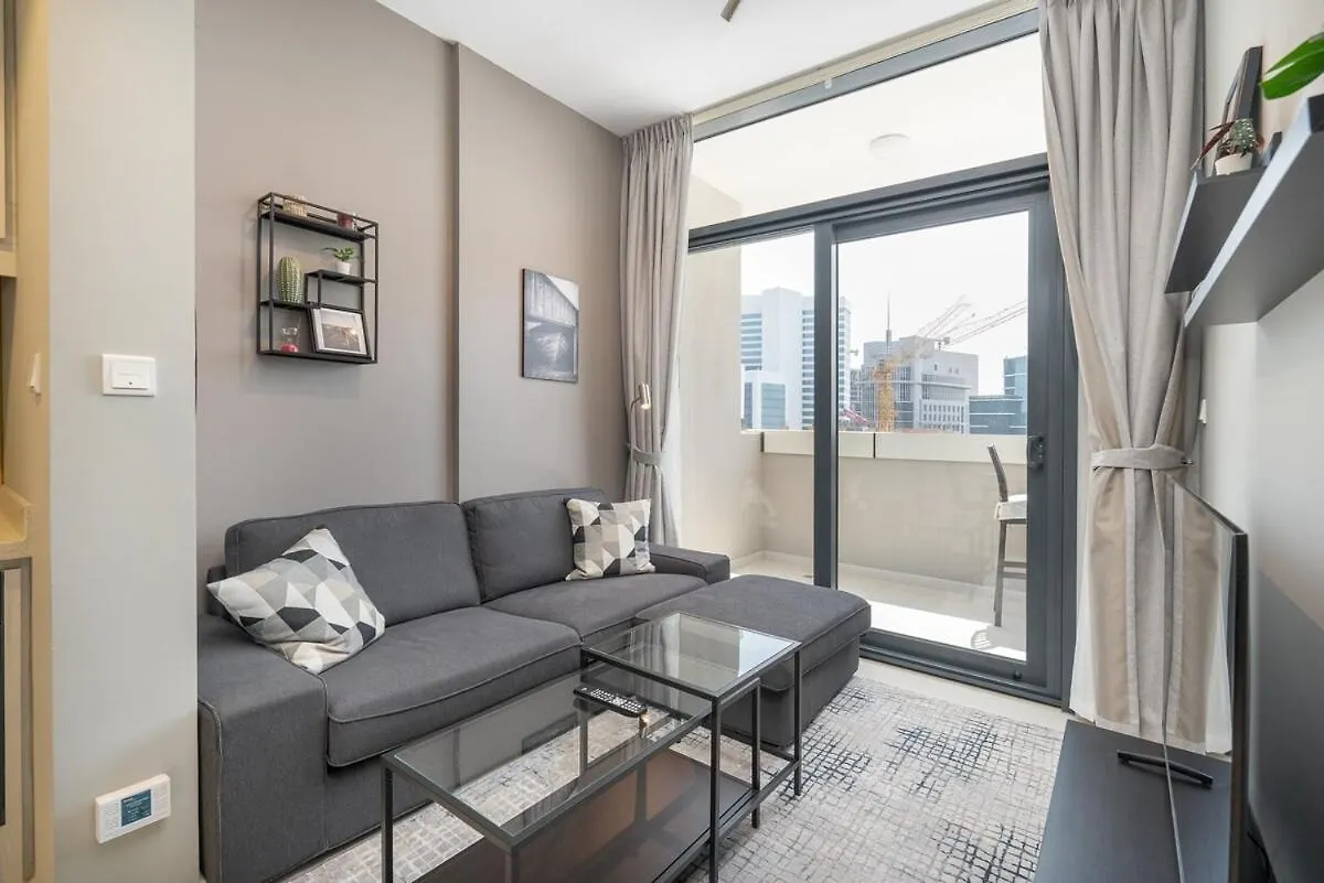 Stylish 1-Bedroom Apartment With Stunning Canal Views At Business Bay Dubai United Arab Emirates