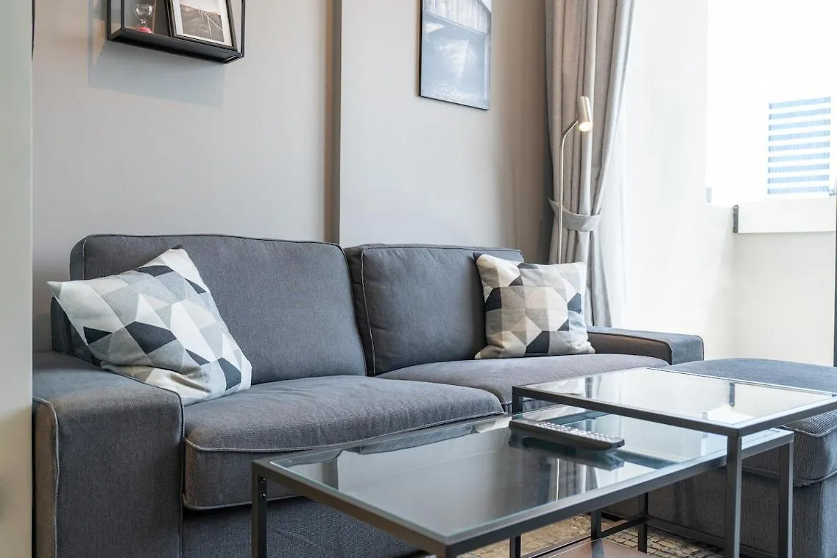 Stylish 1-Bedroom Apartment With Stunning Canal Views At Business Bay Dubai