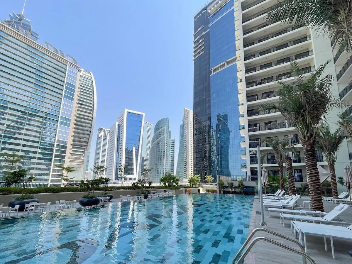Stylish 1-Bedroom Apartment With Stunning Canal Views At Business Bay Dubai