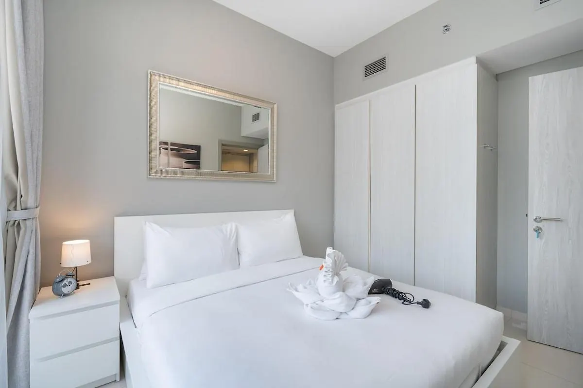 Stylish 1-Bedroom Apartment With Stunning Canal Views At Business Bay Dubai 0*,  United Arab Emirates