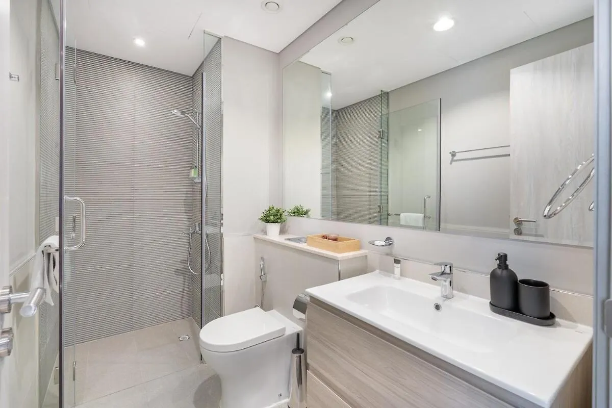 Stylish 1-Bedroom Apartment With Stunning Canal Views At Business Bay Dubai 0*,