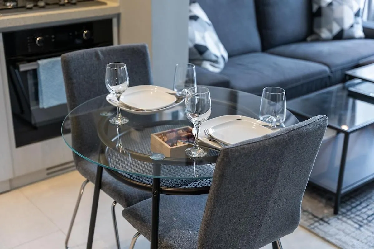 Stylish 1-Bedroom Apartment With Stunning Canal Views At Business Bay Dubai 0*,  United Arab Emirates