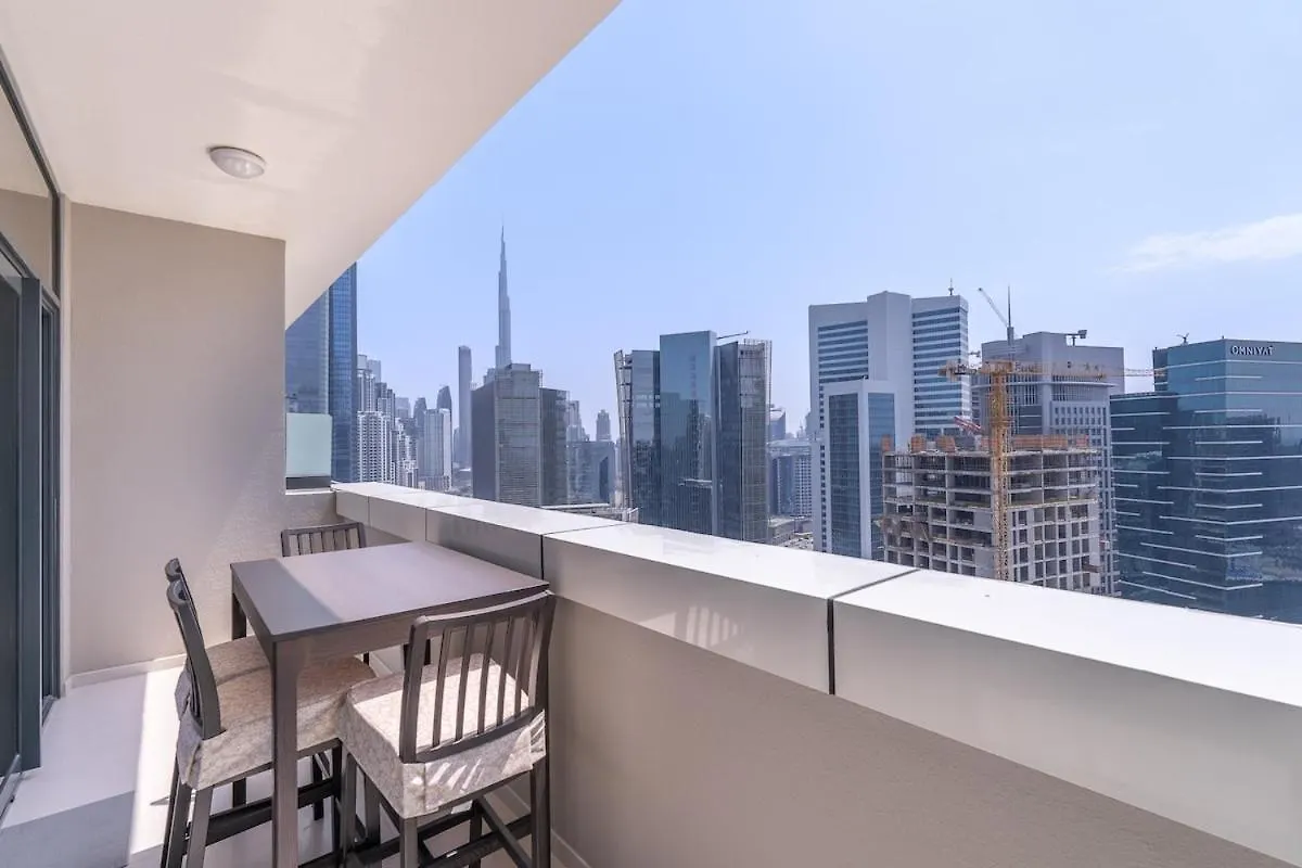 Stylish 1-Bedroom Apartment With Stunning Canal Views At Business Bay Dubai